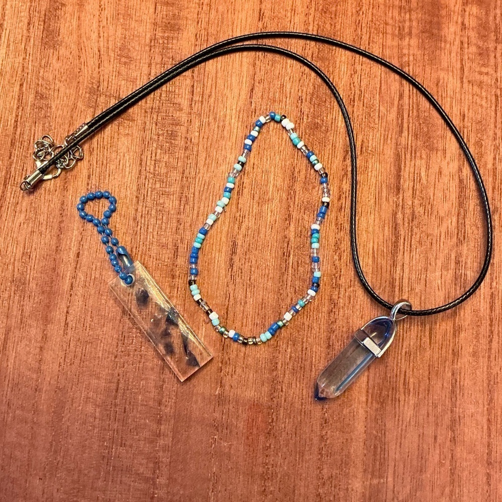 Cute lot of necklace, bracelet and resin keychain!